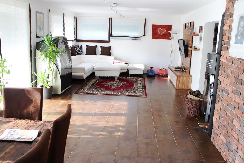 Villa Relax Am See Боденсдорф Стая снимка